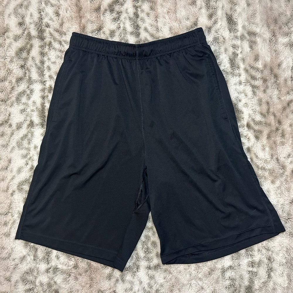 Nike Athletic Shorts medium black elastic waist